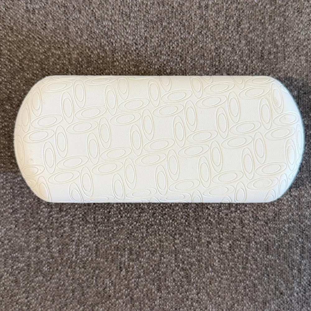 Oakley Sunglasses Hard Case. Excellent condition. Never used.